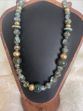 Multi-Tone Green Beaded Necklace with Gold Accents